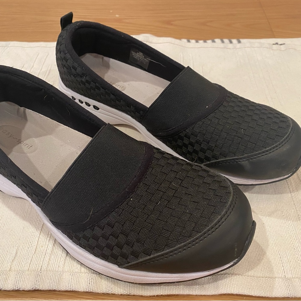 Easy Spirit Twist Slip On Sneakers - Picture 5 of 9